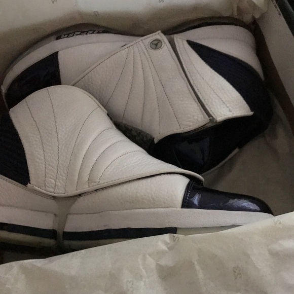Air Jordan Retro 16 - Picture 3 of 3